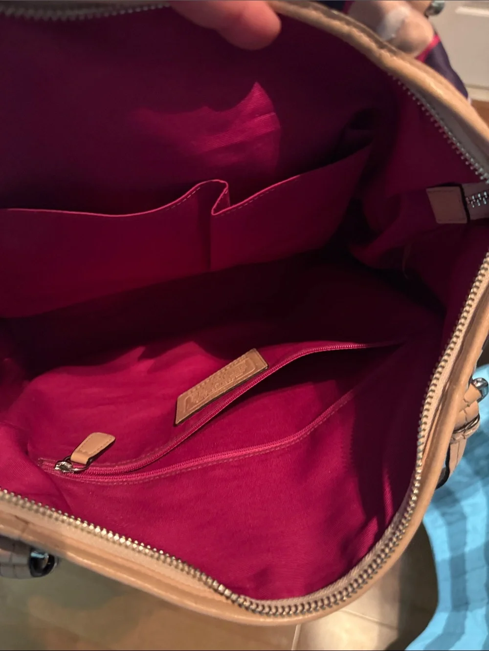 Coach Signature C Bag - Picture 8 of 9